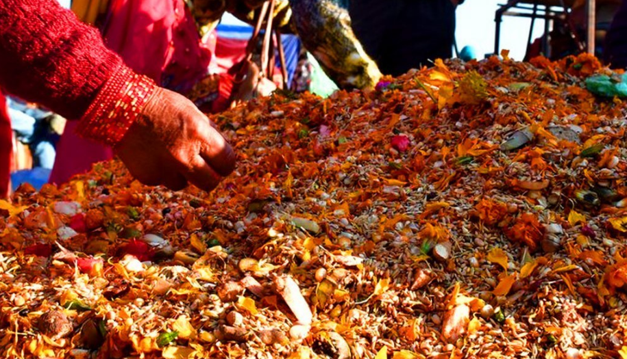महादीपदान गरी बसेका भक्तजनले शतबीज छरे